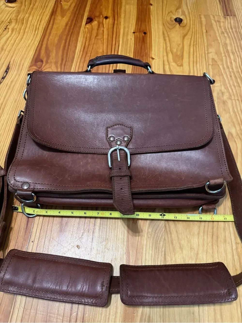 Saddleback Leather Briefcase Chestnut Brown Shoulder Strap Buckle
